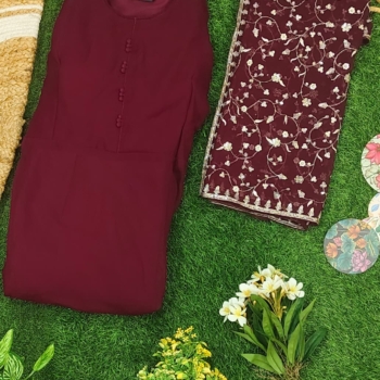 Women Round-Neck Anarkali Kurta With-shall
